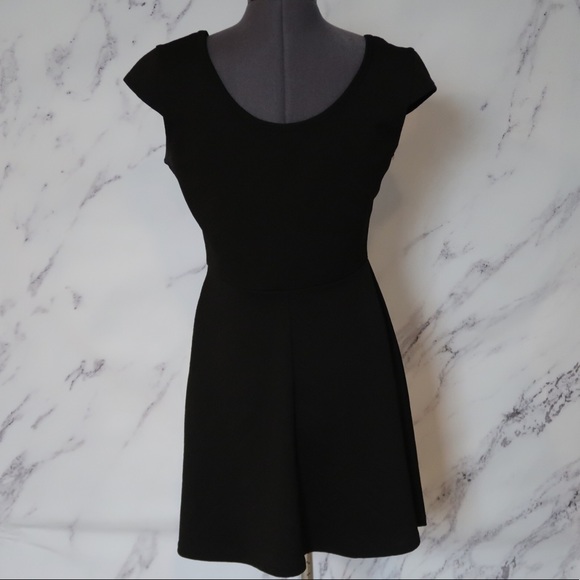 Charlotte Russe Black Skater Dress Sz M - Picture 2 of 3